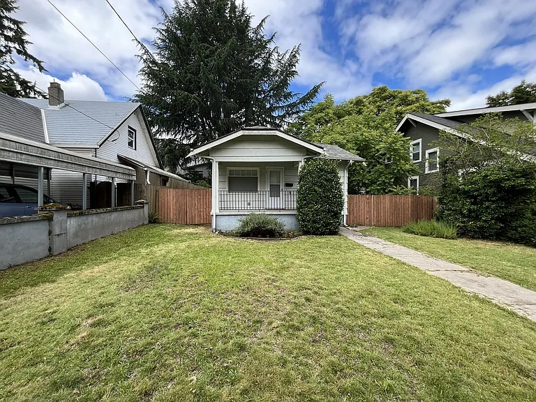 5619 NE 26th Ave — Photo 3