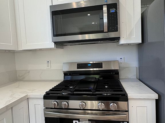 4th image of 5408 Blanco Ave