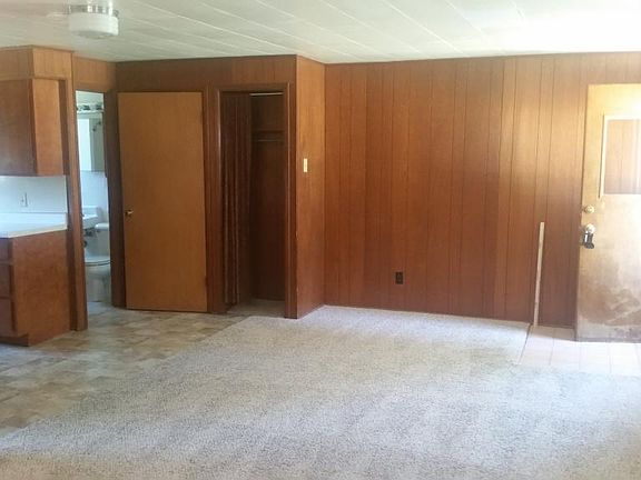 5th image of 945 Westwood Ct