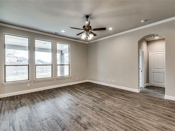 5th image of 437 Double Creek Dr