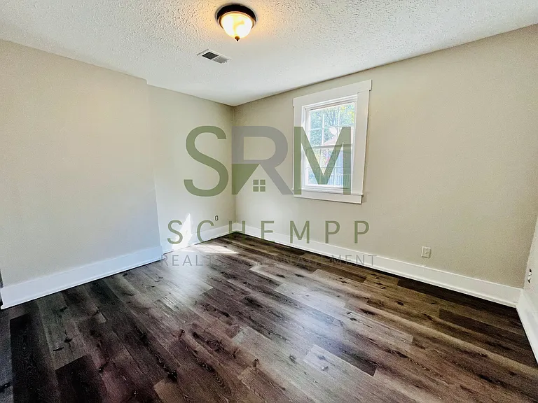 2300 W Madison St — Photo 9