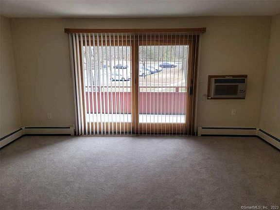 4th image of 17 Stony Brook Dr APT C8