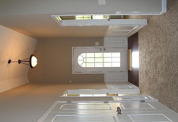 5th image of 409 Parkstone Dr