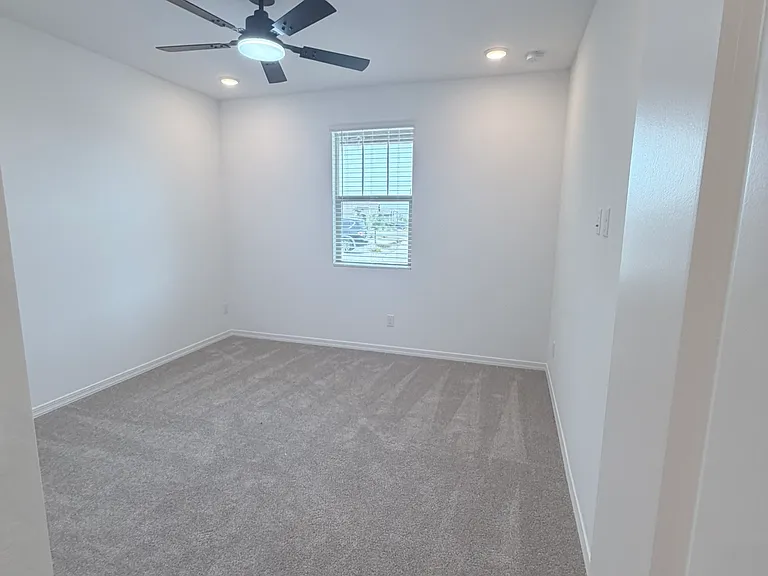 24172 W Raymond St — Photo 25