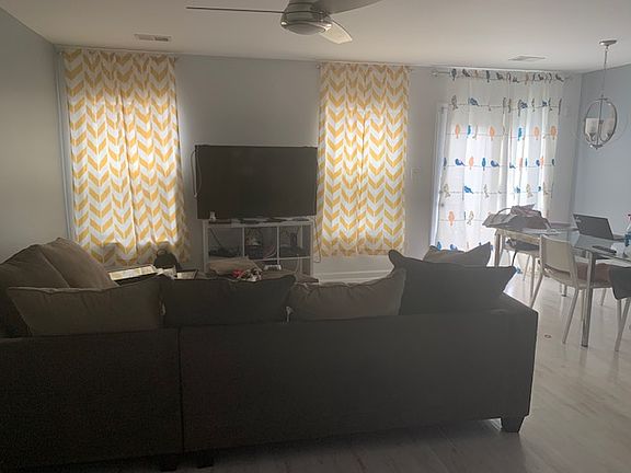 2nd image of 3135 Daly Pl