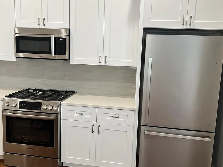 10330 Grove Row Ave — Photo 9