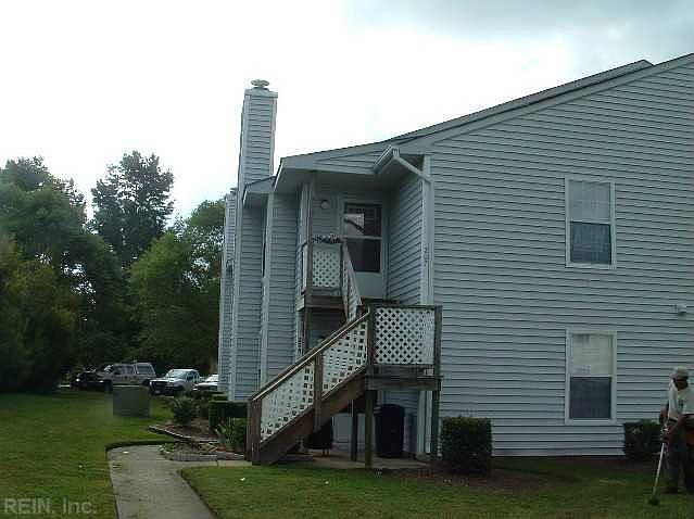 1st image of 207 Thalia Station Dr