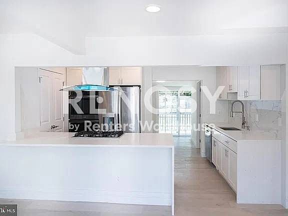 2nd image of 403 Cedar Hill Rd