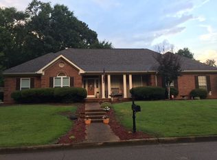 613 Treeline Dr, Brandon, MS 39042