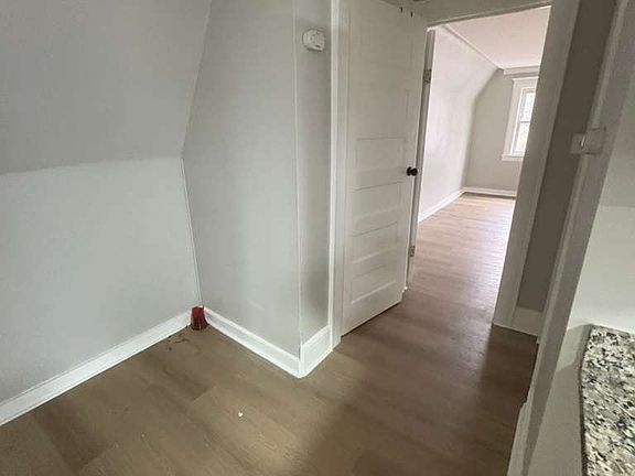5th image of 44-46 Hazelwood Ave #3