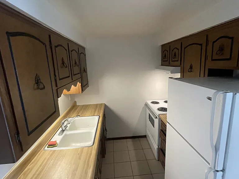 1187 S Waukechon St #8 — Photo 4