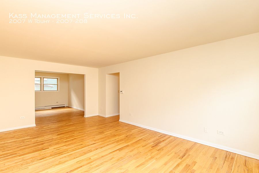 1st image of 2007 W Touhy Ave #2007208
