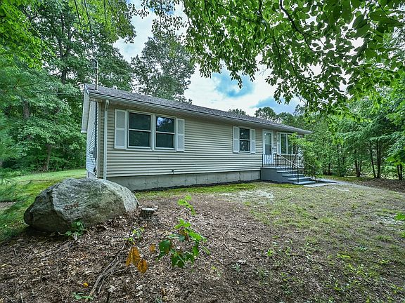 3rd image of 124 Sutton Rd