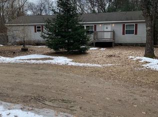 1188 S Oak Ave, White Cloud, MI 49349