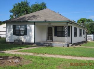 602 S Main St, Lindsay, OK 73052