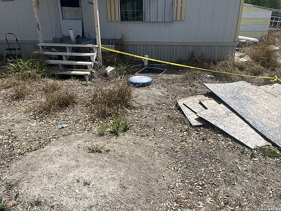 4th image of 103 Clover