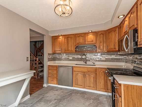 5th image of 7427 Noble Ct