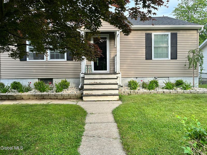 3rd image of 43 Sherwood Avenue