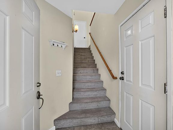 5th image of 7321 Cronin Cir