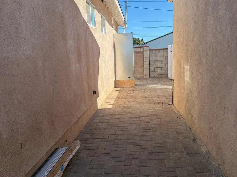 1803 James Pl — Photo 23