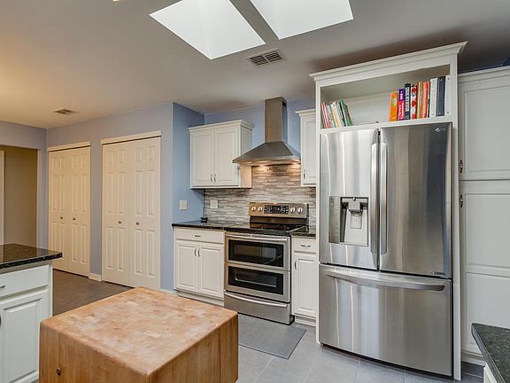 Kitchen_VIew_2