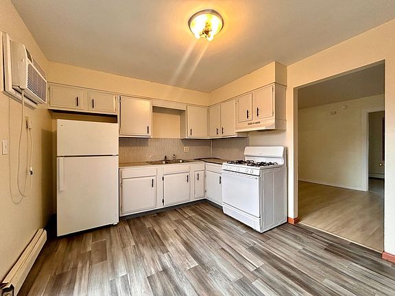 4th image of 1320 Blossom St SE APT K