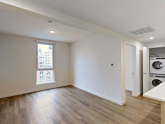 3rd image of 814 Amsterdam Ave #6KS