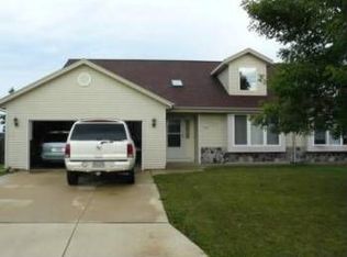 404 Lindale St, Belgium, WI 53004