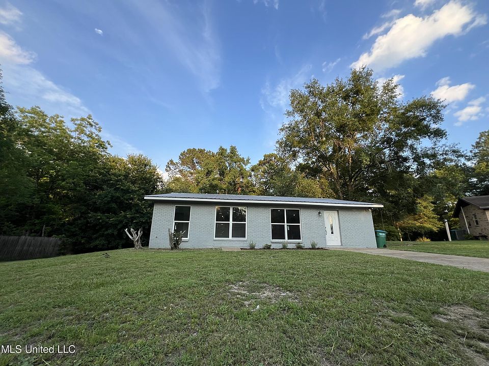 1st image of 2112 Woodside Dr