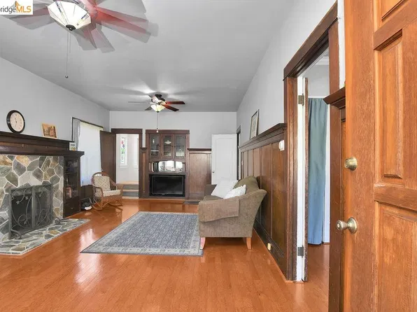 325 S 2nd St, Rio Vista, CA 94571
