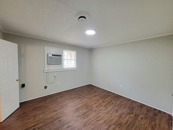 2nd image of 1201 Butler St #333