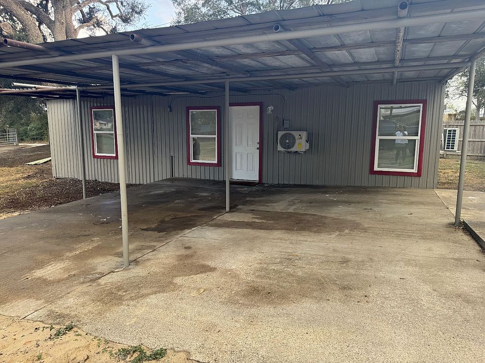 1st image of 219A S Pecan St #A