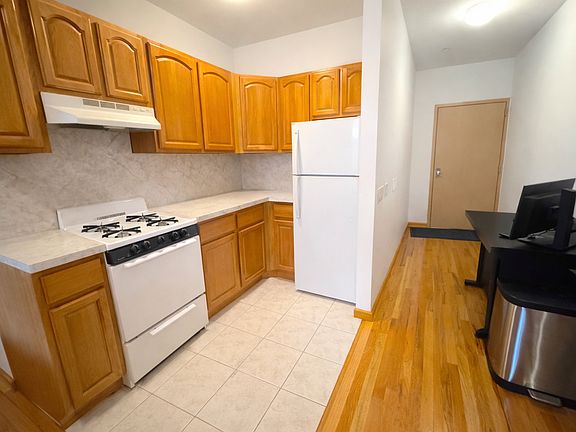 4th image of 203 S 1st St #1B