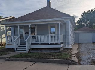 1305 N Monroe St, Hutchinson, KS 67501