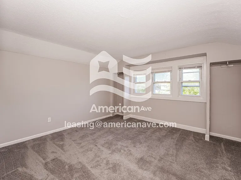 479190_012_bedroom_12.jpg