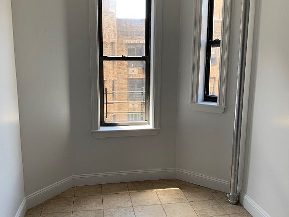 5th image of 14430 35th Ave #D61