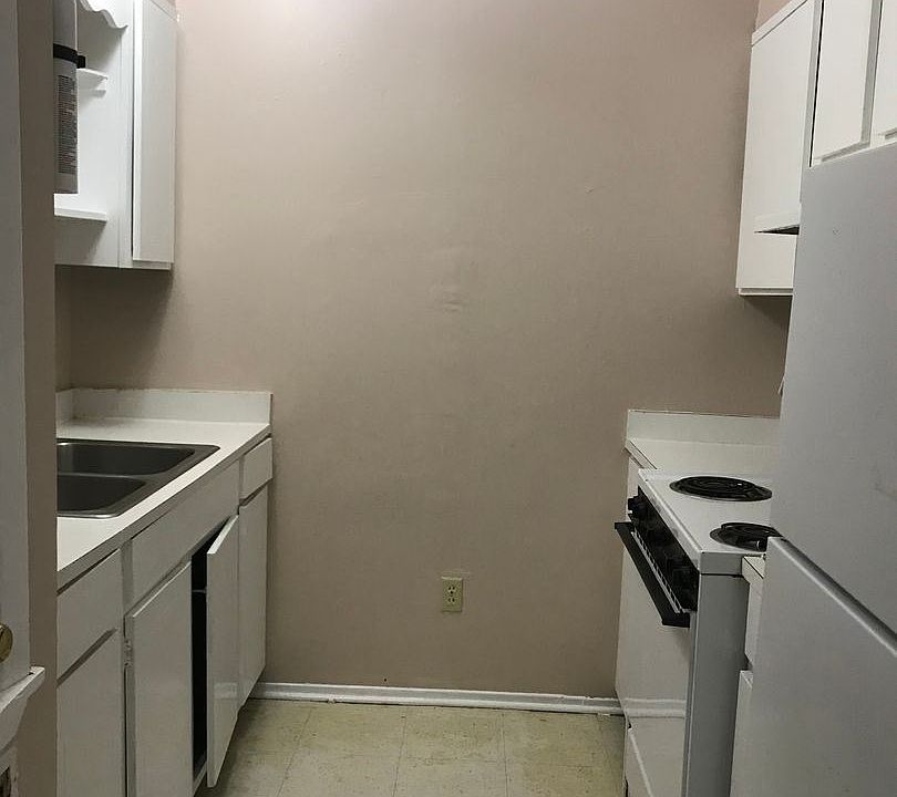 2nd image of 911 College Dr #A