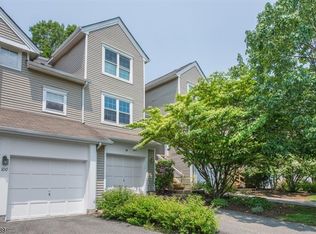 98 Woodmont Dr, Randolph, NJ 07869