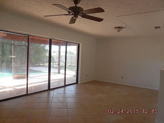 3rd image of 244 SW Essex Dr