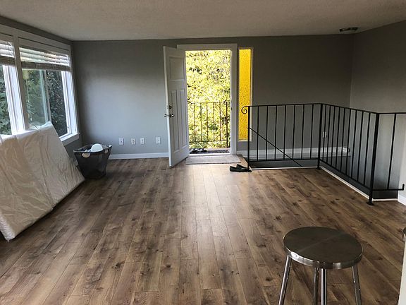 2nd image of 10732 Lake View Dr #B