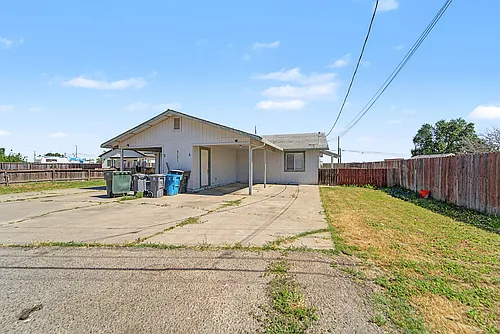 5177 Elizabeth Ave #A & B Photo 1
