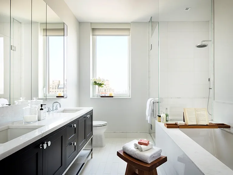 205 E 92nd St #22A — Photo 3
