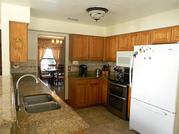 4th image of 5045 Winchester Dr