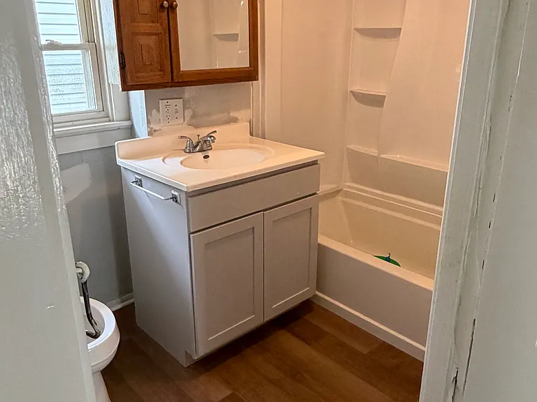 276 S Harris Ave — Photo 9
