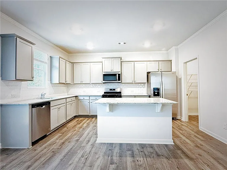 325 Belmont Dr — Photo 7