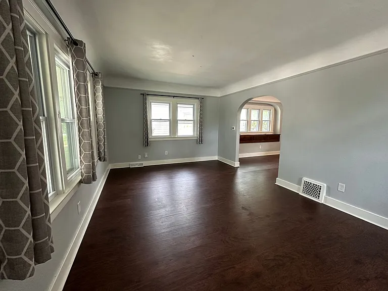 2132 Kalamazoo Ave SE — Photo 7