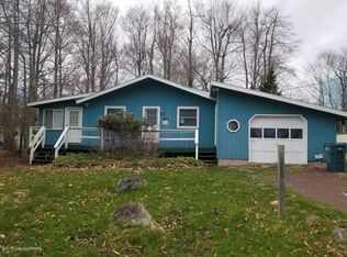 7204 Rimrock Dr, Tobyhanna, PA 18466