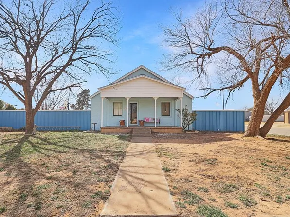 909 N Saint Paul St, Stanton, TX 79782