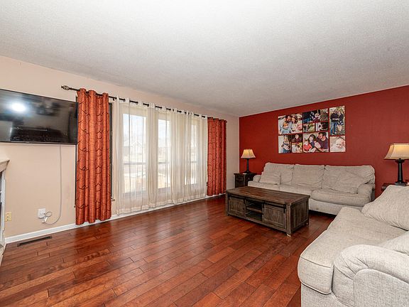 4th image of 308 Crossfield Dr