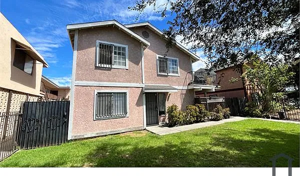 3 bed, 1120 sqft, $3,000 — Photo 1